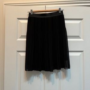 Knee-length pleated chiffon RW&Co skirt